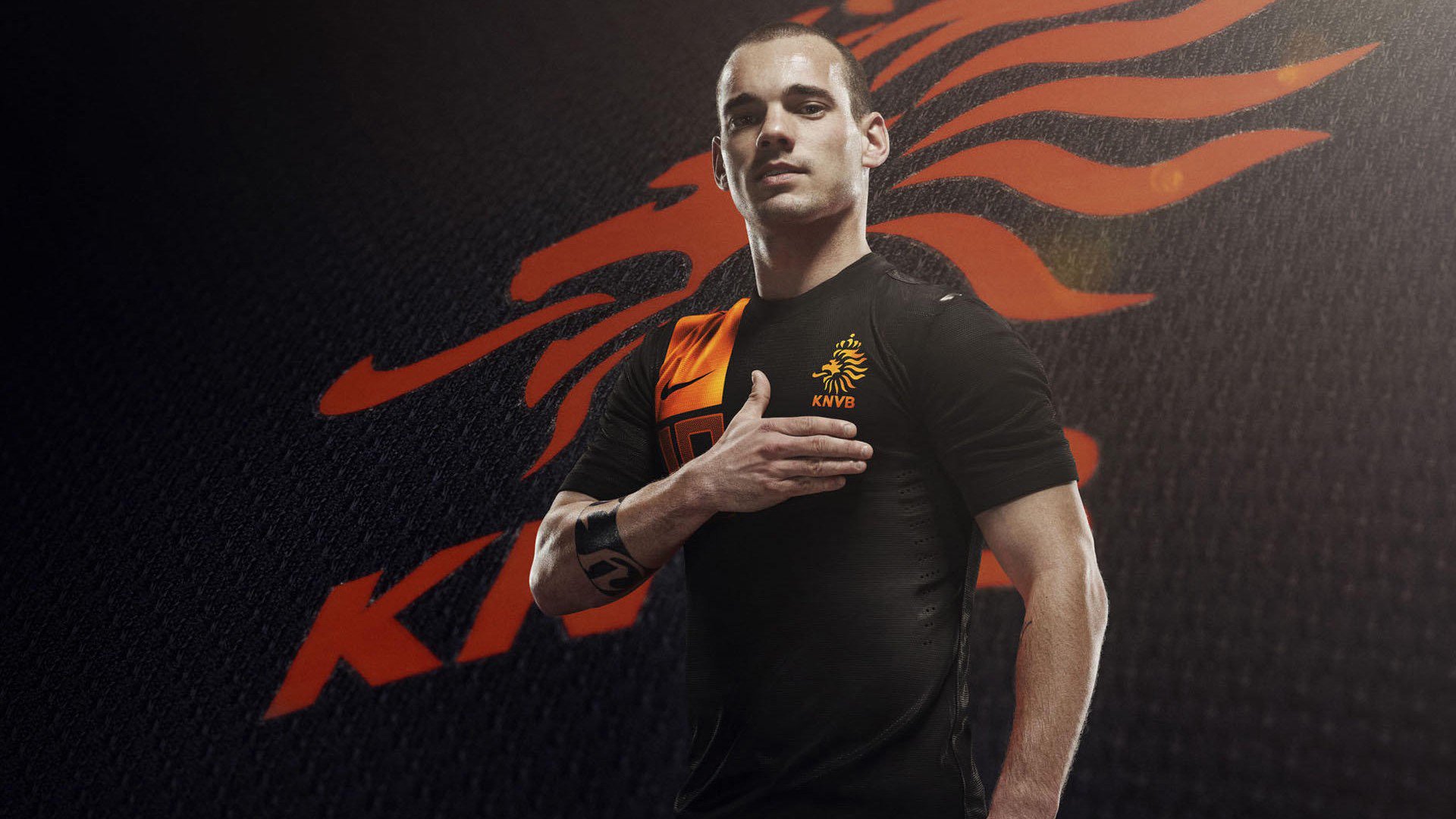 五大联赛中场组织人数是否减少至两人为趋势,五大联赛比赛场次